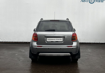Подержанный автомобиль Suzuki SX4 Hatchback 2014 года (6 фото)