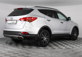Подержанный автомобиль Hyundai Santa Fe 2013 года (5 фото)