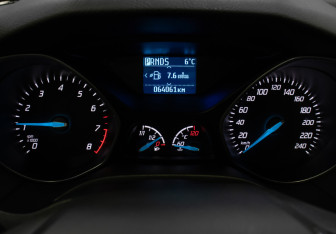 Подержанный автомобиль Ford Focus Hatchback 2012 года (13 фото)