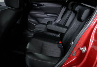 Подержанный автомобиль Mitsubishi Eclipse Cross 2018 года (10 фото)