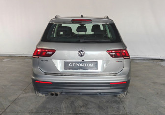 Подержанный автомобиль Volkswagen Tiguan 2020 года (5 фото)