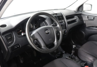 Подержанный автомобиль Kia Sportage 2007 года (5 фото)