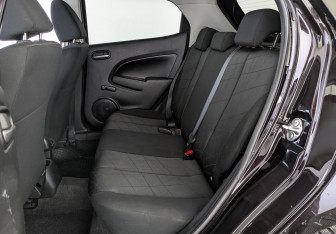 Подержанный автомобиль Mazda 2 Hatchback 2012 года (18 фото)