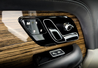 Подержанный автомобиль Land Rover Range Rover 2018 года (20 фото)