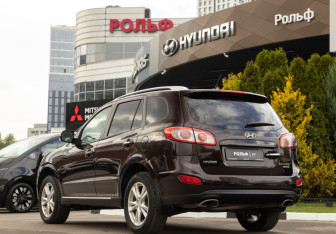 Подержанный автомобиль Hyundai Santa Fe 2011 года (5 фото)