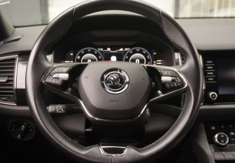 Подержанный автомобиль Skoda Kodiaq 2021 года (14 фото)