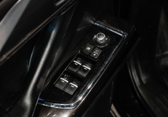 Подержанный автомобиль Mazda CX-9 2017 года (18 фото)