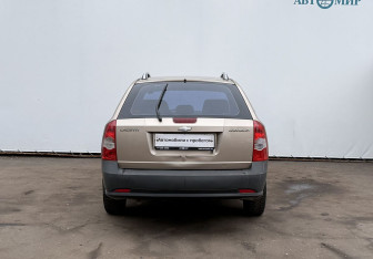 Подержанный автомобиль Chevrolet Lacetti Wagon 2007 года (6 фото)