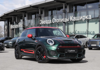 Подержанный автомобиль MINI Hatch 2017 года (27 фото)