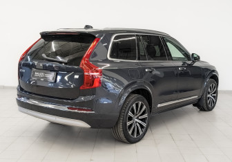 Подержанный автомобиль Volvo XC90 2021 года (5 фото)