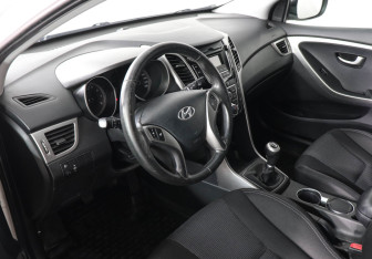 Подержанный автомобиль Hyundai i30 Hatchback 2012 года (9 фото)