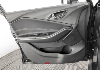 Подержанный автомобиль Москвич 3 2023 года (19 фото)