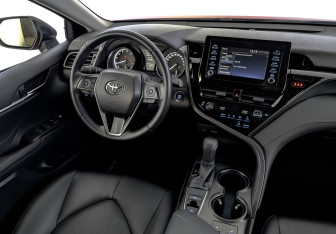 Подержанный автомобиль Toyota Camry Sedan 2022 года (30 фото)