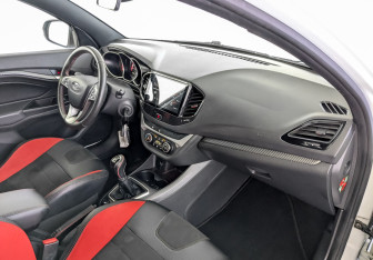 Подержанный автомобиль LADA (ВАЗ) Vesta Sedan 2021 года (11 фото)