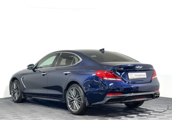 Подержанный автомобиль Genesis G70 2020 года (7 фото)