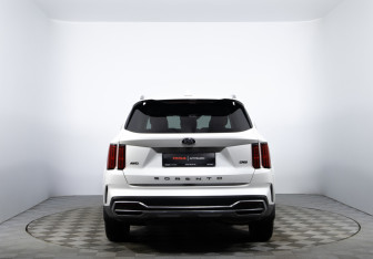 Подержанный автомобиль Kia Sorento 2020 года (6 фото)