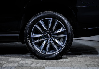 Подержанный автомобиль Cadillac Escalade Suv 2022 года (15 фото)