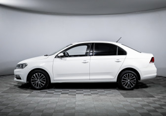 Подержанный автомобиль Volkswagen Santana 2022 года (8 фото)
