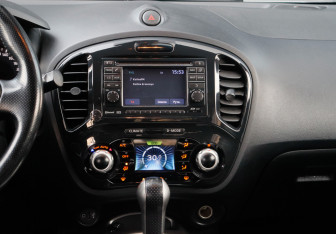 Подержанный автомобиль Nissan Juke 2012 года (12 фото)