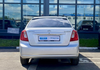 Подержанный автомобиль Daewoo Gentra Sedan 2014 года (6 фото)