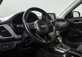 Подержанный автомобиль Kia Seltos 2022 года (9 фото)