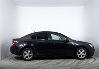 Подержанный автомобиль Chevrolet Cruze Sedan 2012 года (4 фото)