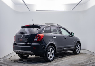 Подержанный автомобиль Opel Antara 2014 года (5 фото)