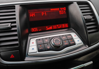 Подержанный автомобиль Nissan Teana 2011 года (11 фото)