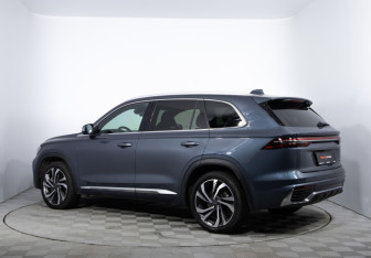 Подержанный автомобиль Geely Monjaro 2024 года (7 фото)