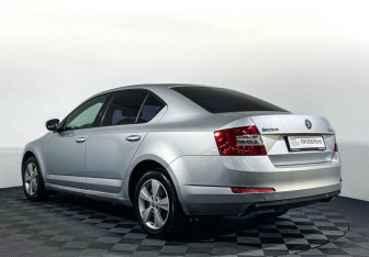 Подержанный автомобиль Skoda Octavia Liftback 2014 года (7 фото)