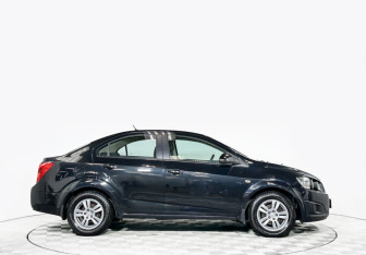 Подержанный автомобиль Chevrolet Aveo Sedan 2012 года (4 фото)