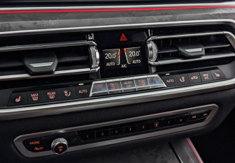 Подержанный автомобиль BMW X5 2019 года (21 фото)