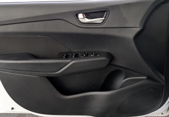 Подержанный автомобиль Hyundai Solaris Sedan 2022 года (19 фото)