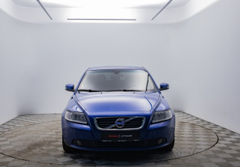 Подержанный автомобиль Volvo S40 2007 года (8 фото)