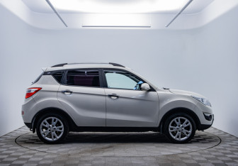 Подержанный автомобиль Changan CS35 2014 года (6 фото)