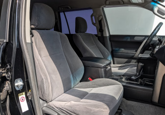 Подержанный автомобиль Toyota Land Cruiser Prado 2010 года (21 фото)