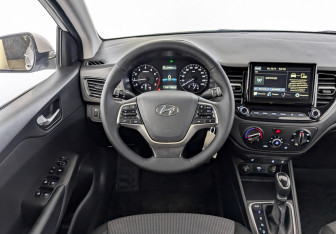 Подержанный автомобиль Hyundai Solaris Sedan 2021 года (21 фото)