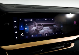 Подержанный автомобиль Geely Monjaro 2023 года (29 фото)