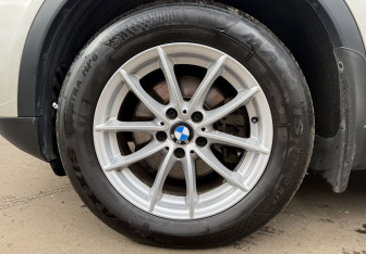 Подержанный автомобиль BMW X3 2012 года (9 фото)