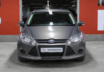 Подержанный автомобиль Ford Focus Hatchback 2011 года (2 фото)