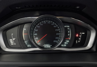 Подержанный автомобиль Volvo XC70 2014 года (16 фото)