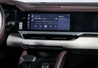 Подержанный автомобиль Geely Monjaro 2022 года (14 фото)