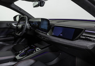 Подержанный автомобиль Audi A5 Liftback 2025 года (15 фото)