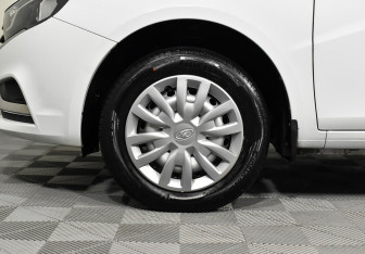 Подержанный автомобиль LADA (ВАЗ) Vesta Sedan 2019 года (8 фото)