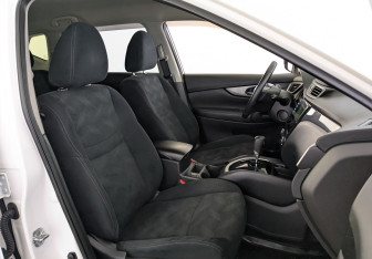 Подержанный автомобиль Nissan X-Trail 2017 года (21 фото)