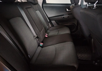 Подержанный автомобиль Kia Ceed Hatchback 2010 года (10 фото)