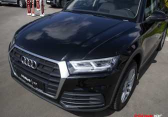 Подержанный автомобиль Audi Q5 2017 года (24 фото)