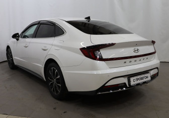 Подержанный автомобиль Hyundai Sonata 2020 года (6 фото)