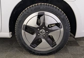 Подержанный автомобиль Evolute i-PRO 2022 года (12 фото)