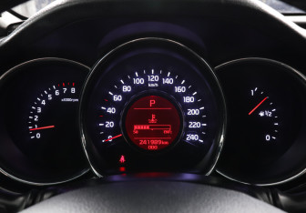 Подержанный автомобиль Kia Ceed Hatchback 2012 года (11 фото)